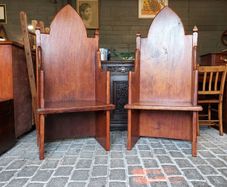 Throne chairs