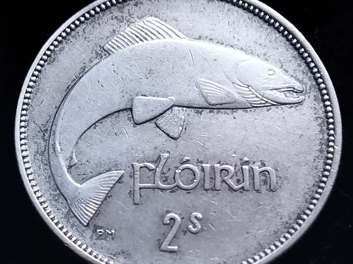 #456 - Ireland - 1935 - Florin - Silver - KM.7