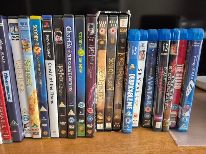 Cd, Dvd And Xbox, Ps3 Games