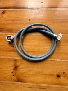 Water inlet hose