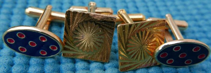 Vintage two pairs of Cufflinks