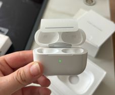 Apple charging case AirPods Pro 2nd gen (case only)