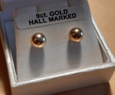 ladies 9ct gold earrings