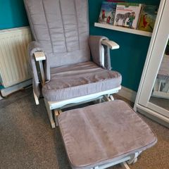 Deluxe Glider Nursing Chair and Footrest By Obaby