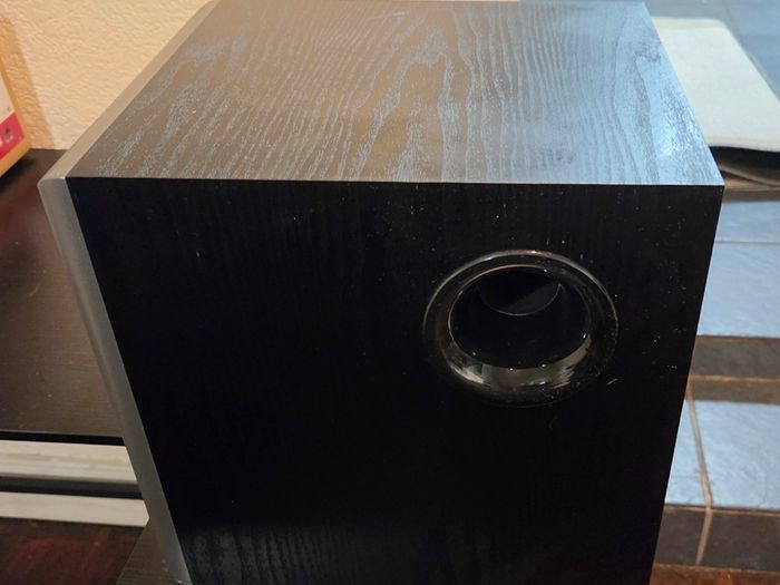 Edifier T5 home theatre sub