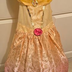 Beautiful Belle costume with wide skirt. 3-4 y.