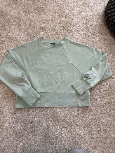 NIKE light green top (S)