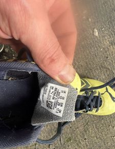 kids football boots