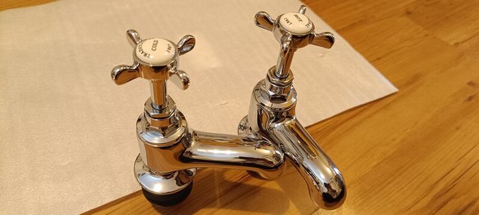 Bath taps