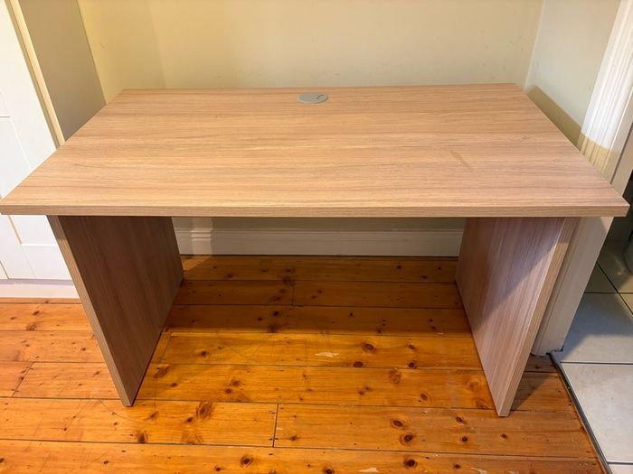 Oak Effect Office Desk Excellent Condition EUR 10