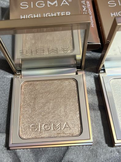 Sigma beauty highlighters in savanna and moonbeam BNIB
