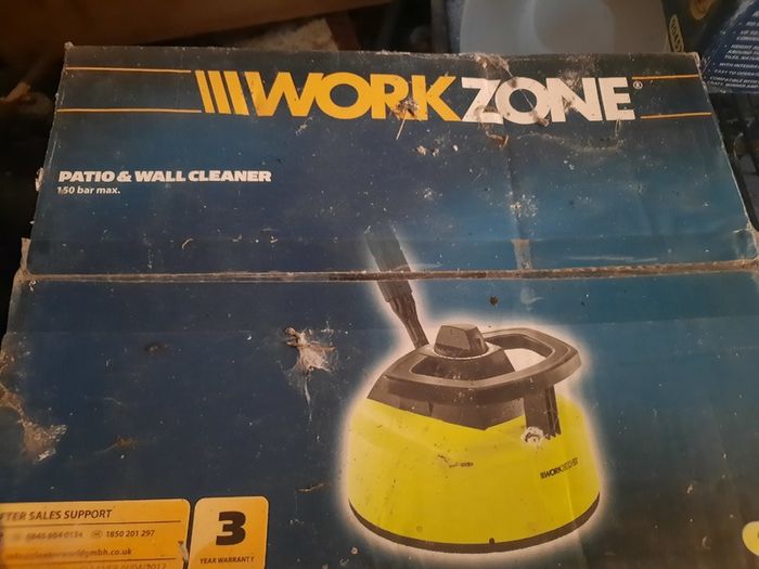 Patio and wall cleaner