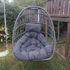 Foldable egg chair with cushion