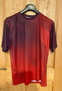 Red jersey size large