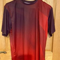 Red jersey size large