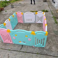 Folding baby play pen