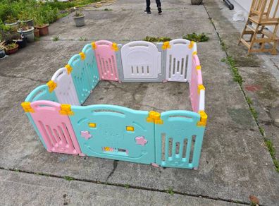 Folding baby play pen