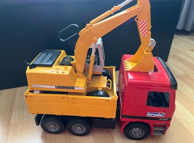 Liebherr Excavator Bruder Truck