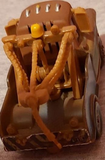Disney Pixar Mater  (J14) 1934 (B7)