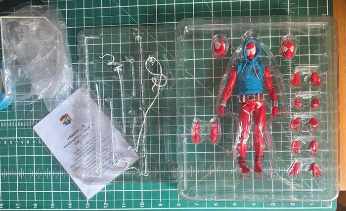 Mafex 186 Scarlet Spider