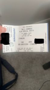 2 x The 2 Johnnies Pints in a Field Tickets