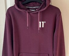 11 Degrees Zip Up Hodded Sweater. Medium. In Excellent Condition. Muted Plum / Wine. Weighty.