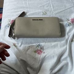 Micheal Kors Travel Wallet