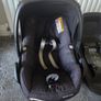 Maxi Cosi Car Seat and Isofix Base Image 2
