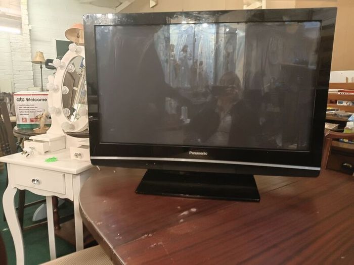 40 Inch Tv..not Smart .fire Stick Will Be.panasonic Tv
