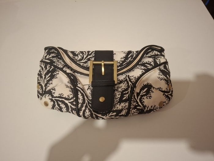 Ladies handbag