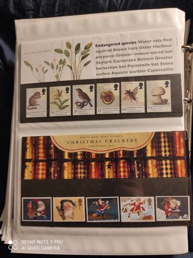 Stamp album UK's Presentation packs x 100