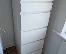 Chest of drawers