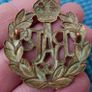 WW2 British Military RAF Royal Air Force Cap Badge Dark Brass East West Lugs KC Kings Crown Image 3
