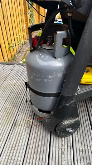 2 patio gas cylinders