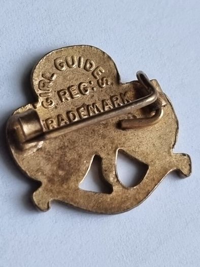 Vintage Girl Gide's Regiment badge