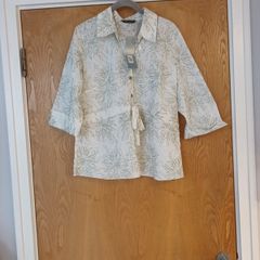 Dunnes  Stores  Classics Blouse.  Size 16. B.N.W.T.