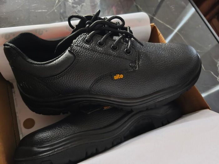 Safety shoes UK 9