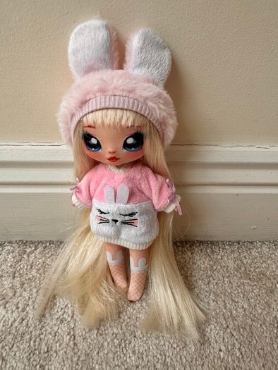 Na! Na! Na! Surprise Doll Aubrey Heart with Bunny Sweater Used Please see photos