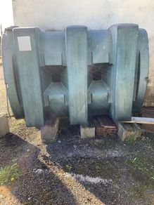 Oil tank