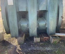 Oil tank