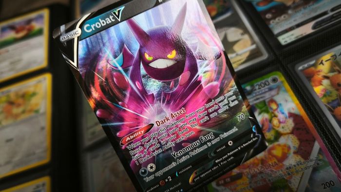 Crobat V ! Ultra Rare ! from Shining Fates Set ! 2021 ! Pokemon Card !