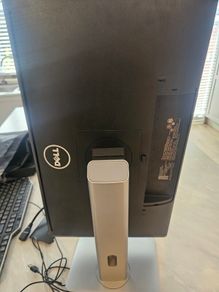 Dell UltraSharp24 inch Full HD+ Screen monitor