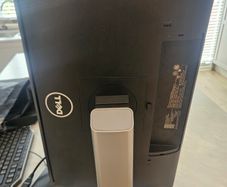 Dell UltraSharp24 inch Full HD+ Screen monitor