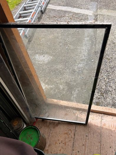 Double glazed window pane