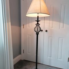 Floor lamp