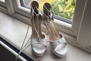 White heels size 5