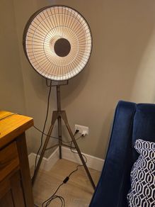 Tall tripod industrial light, fully working, D18
