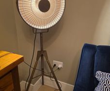 Tall tripod industrial light, fully working, D18