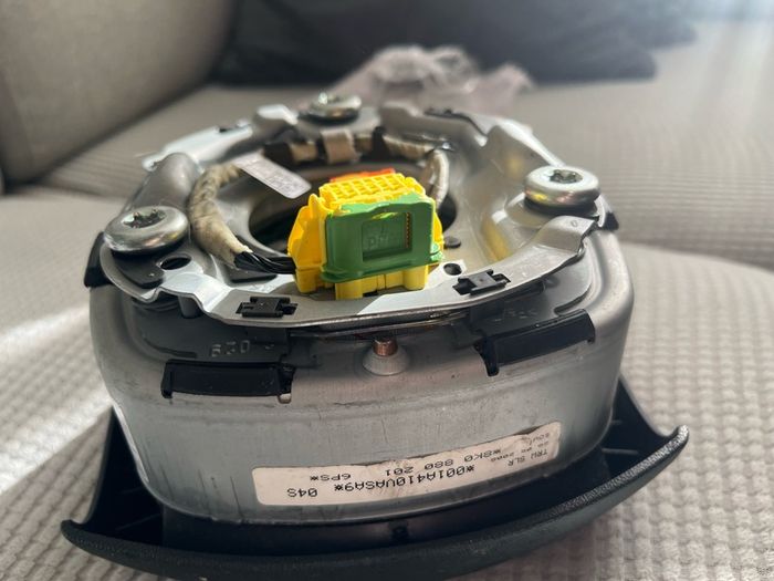 Audi steering wheel airbag