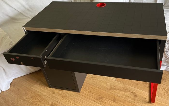 Ikea Micke Desk Black 105x50